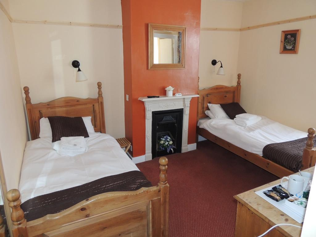 Railway Hotel Faversham Habitación foto